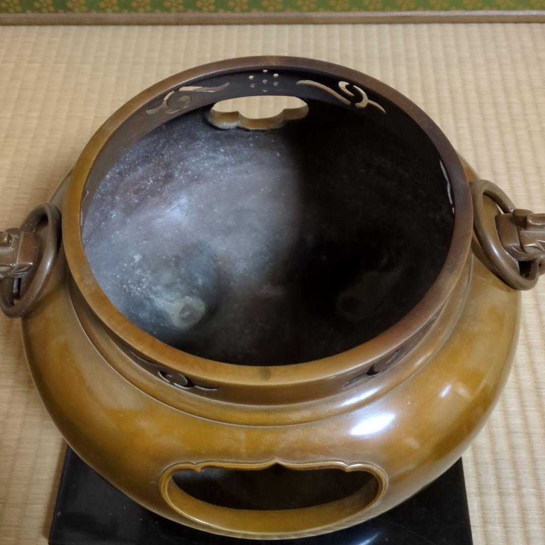 切合鬼面風炉　平丸釜添え