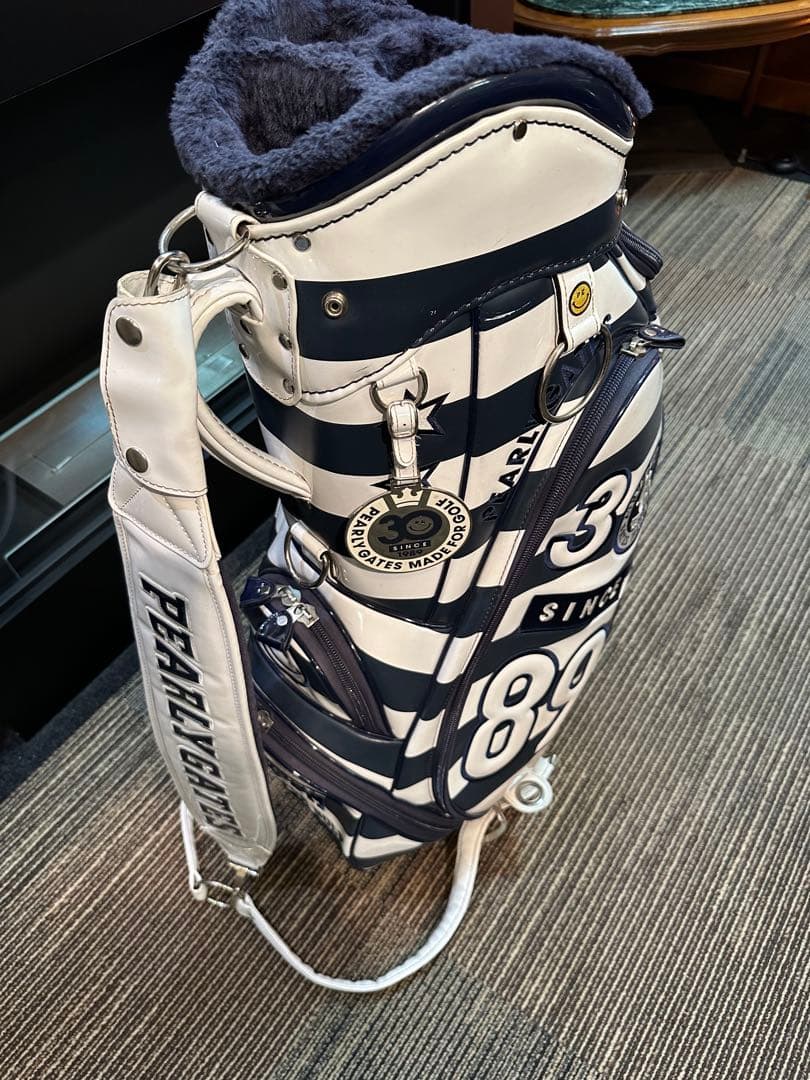 【希少】PEARLYGATES　30周年限定モデル　キャディバッグ　ボーダー