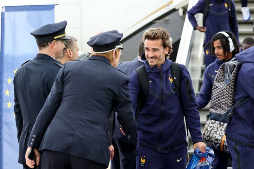 NIKE フランス代表　テックフリース パンツ