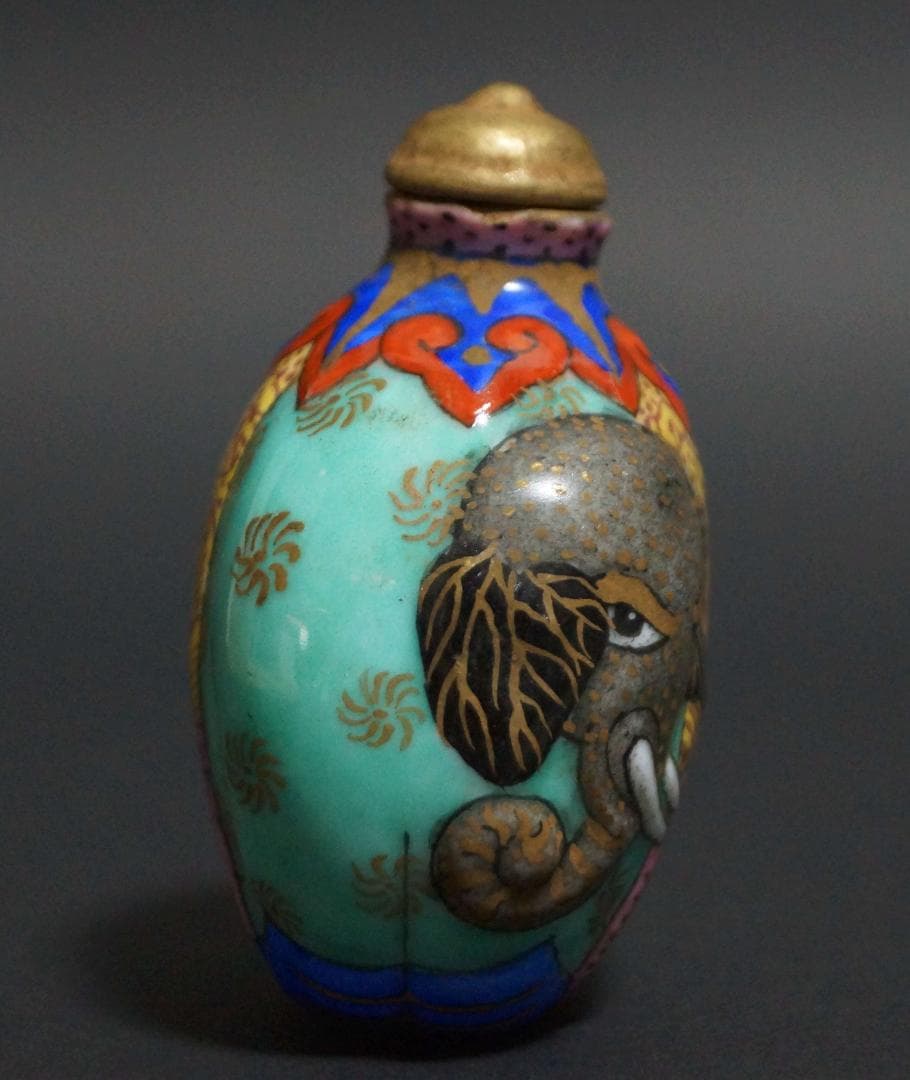 清 乾隆年製 陶胎珐琅(エナメル)彩色絵 造形『太平有象』鼻煙壷嗅ぎタバコ喫煙具