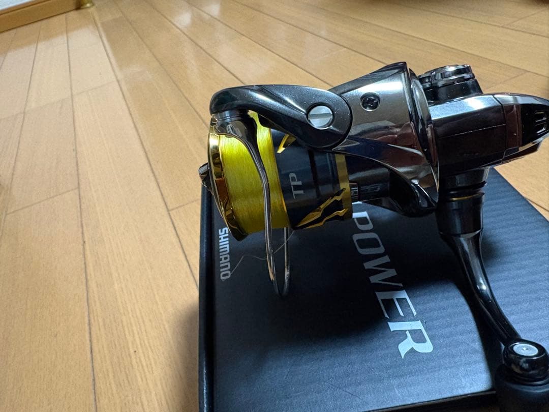 シマノ ツインパワー C2000SHG極美品。