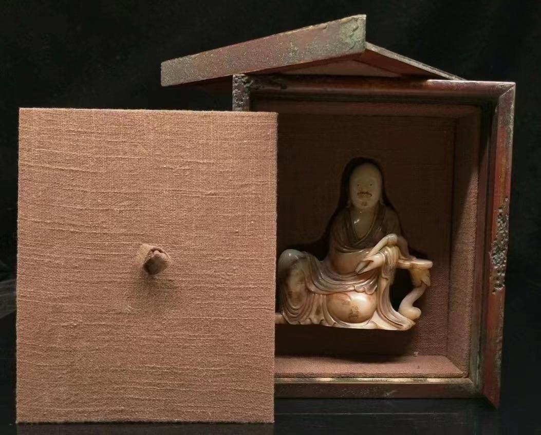 中国古美術・寿山石の羅漢像·仏像・箱付き・文房具・置物・田黄石彫り・細密彫