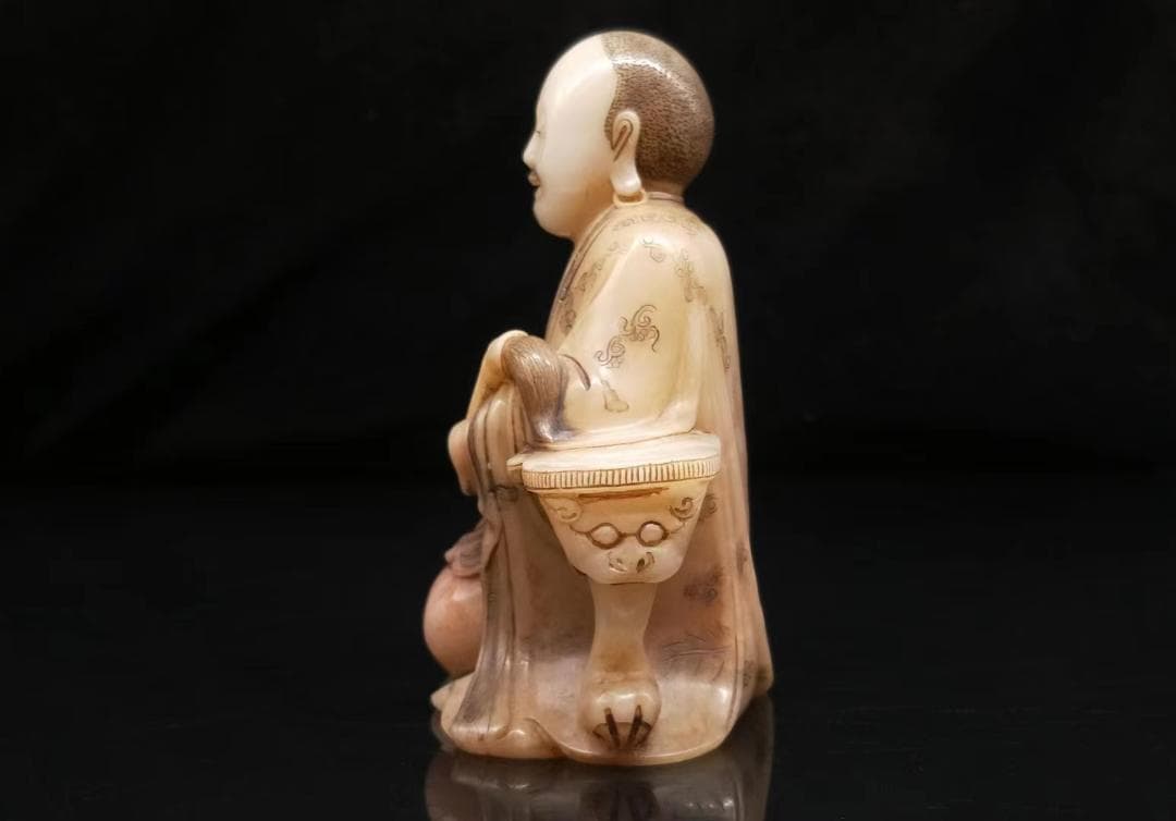 中国古美術・寿山石の羅漢像·仏像・箱付き・文房具・置物・田黄石彫り・細密彫