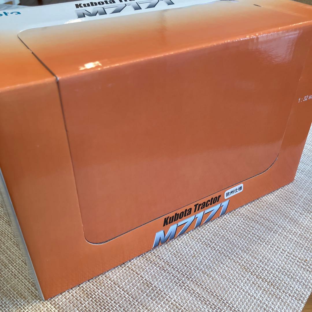 Kubota M7171 トラクター ミニカー