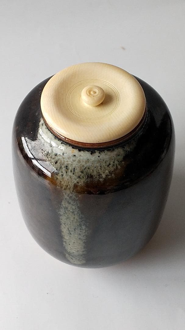 膳所焼 淡海ぜぜ 陽炎園 茶入 仕覆 永観堂金襴 茶道具 共箱 美品 です。