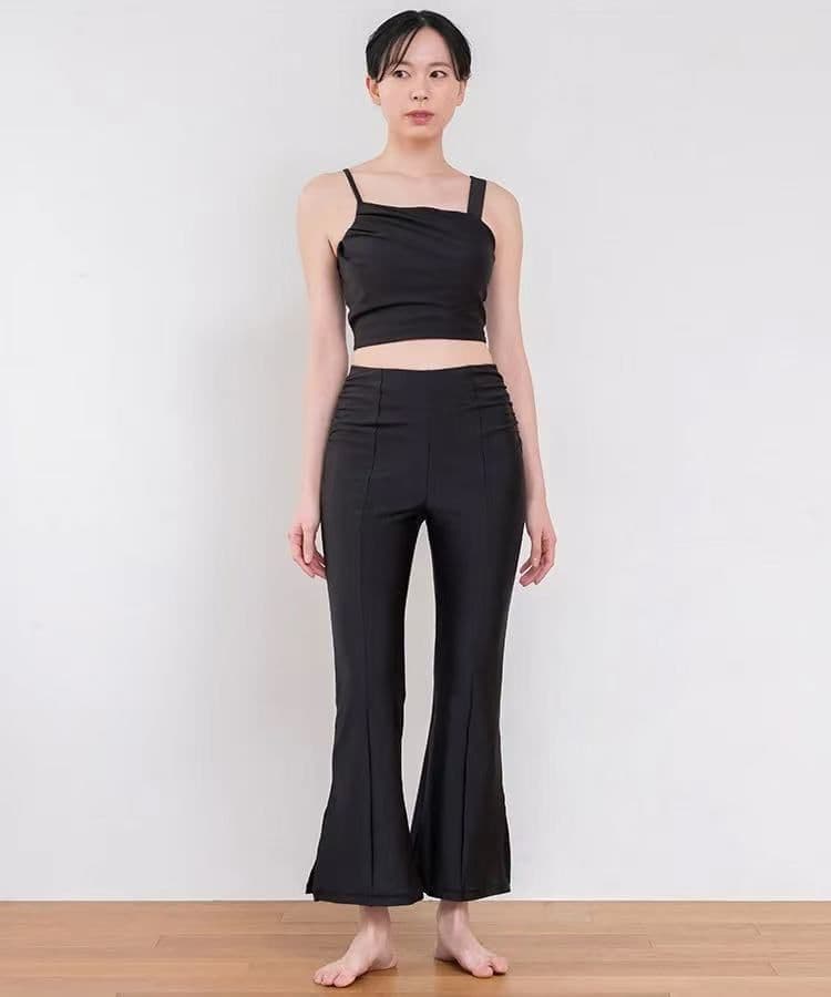 新品未使用【SUKALA】シャインストレッチフィットフレアパンツ Lサイズ