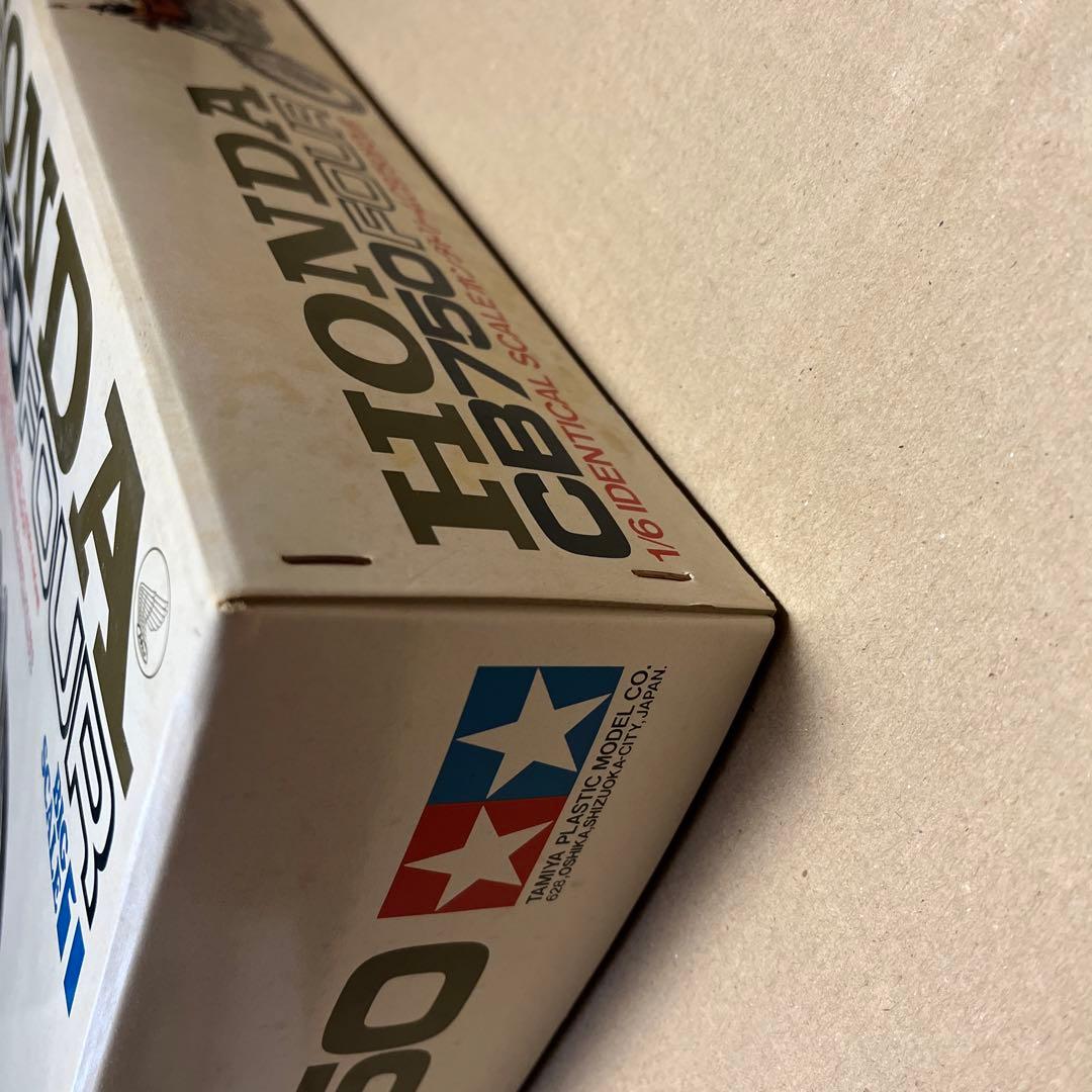 【未組み立て】タミヤ 1/6 ホンダ CB750 FOUR HONDA