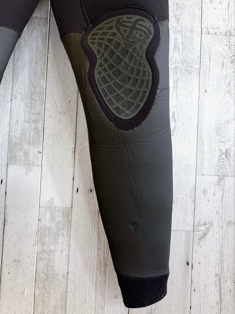 FELLOW セミドライ チェストジップ ウエットスーツ ラバー 3×5 M