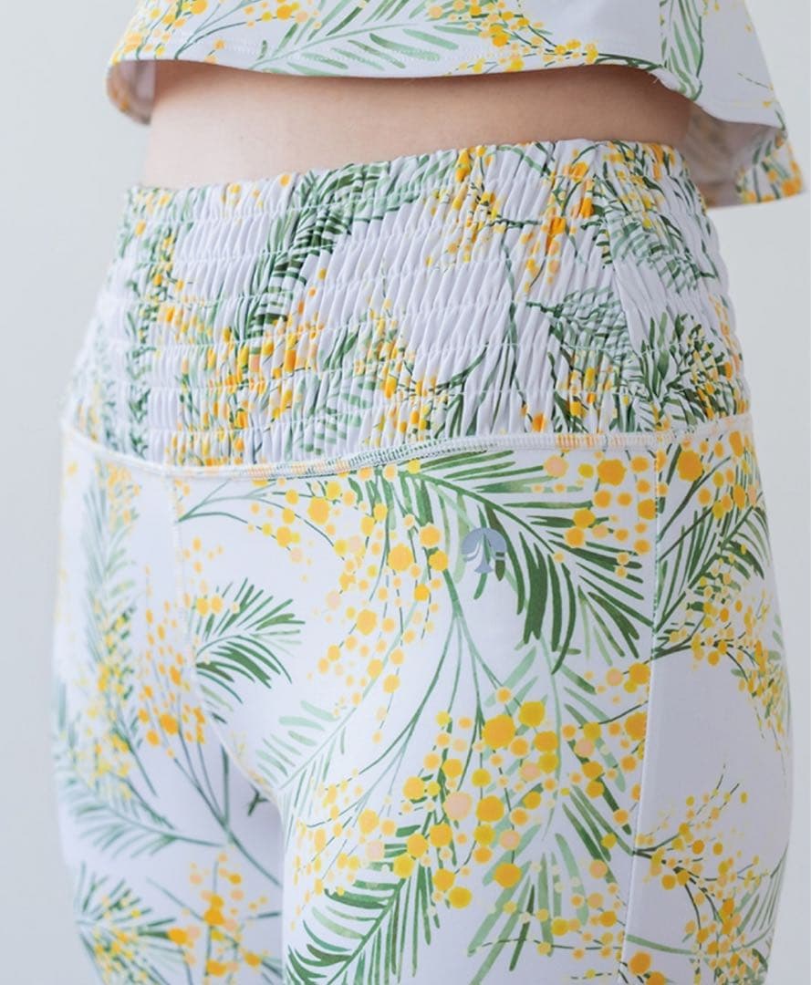 新品タグ付 【SUKALA】 スプリングフラワーシャーリングレギンス Ｌサイズ