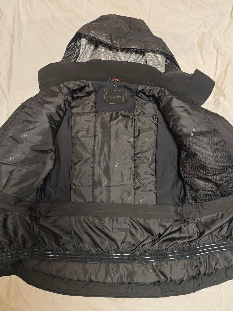 新品 phenix スキーウェア 5D-Moonlight Jacket 黒