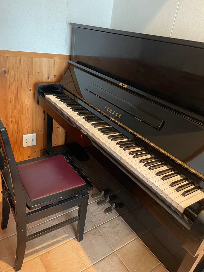 YAMAHA アップライトピアノ+トムソンピアノ椅子+インシュルーター