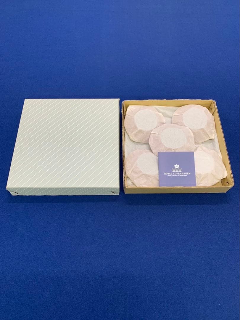 未使用共箱付ロイヤルコペンハーゲン ブルーフルーテッド酒器揃 徳利2盃5朱塗黒塗