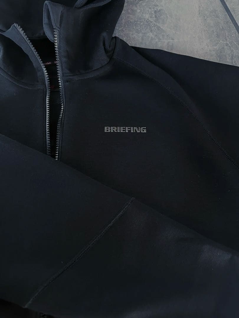 未使用 ブリーフィング ゴルフ ワーム 3Dロゴ パーカー 黒 L