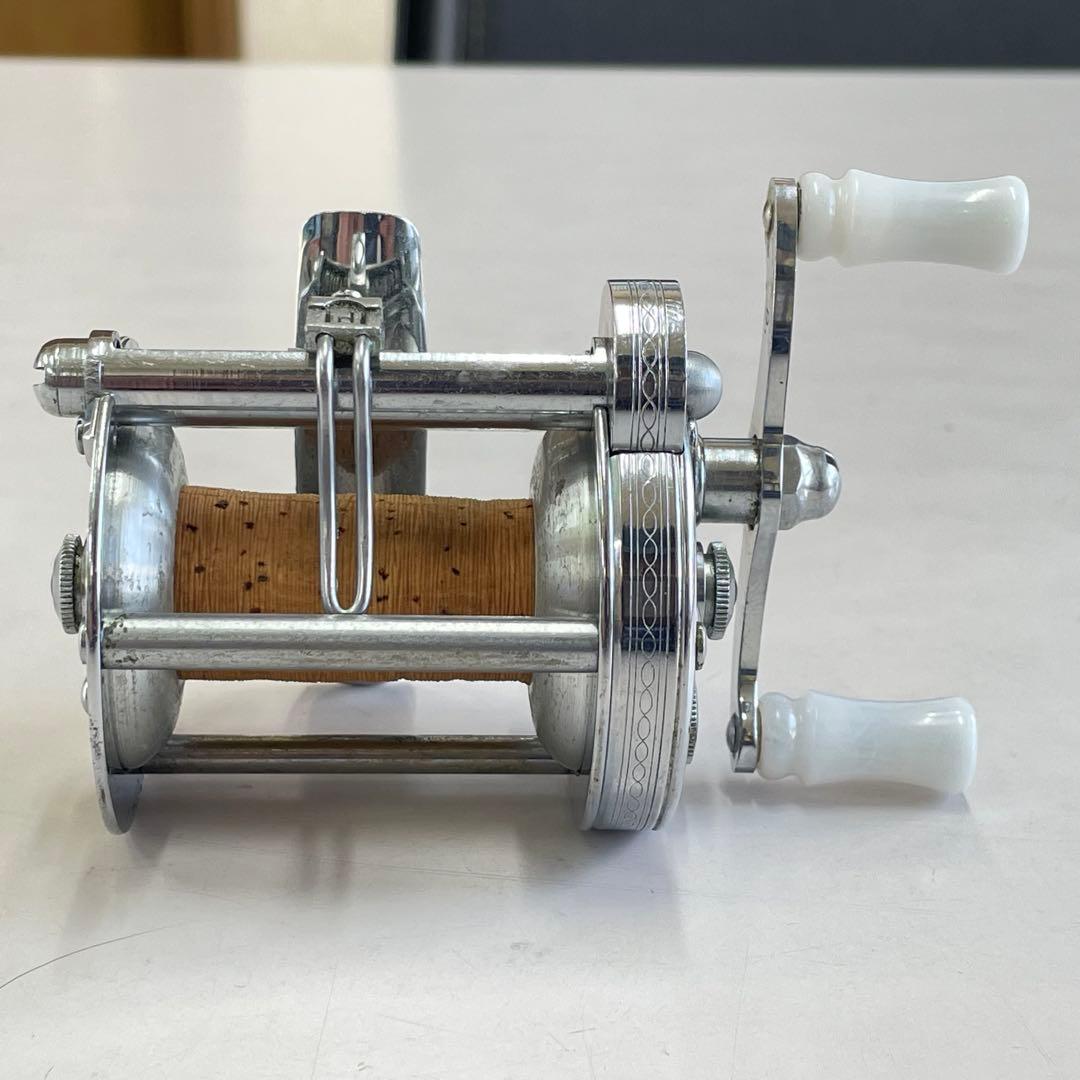 PFLUEGER SUMMIT 1993L 彫刻系ダイレクトリール