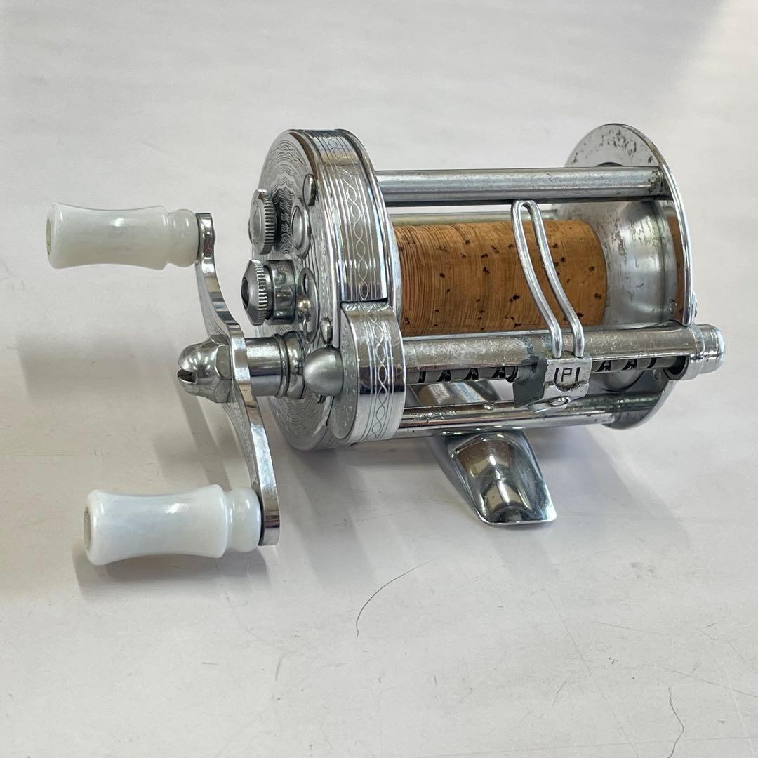 PFLUEGER SUMMIT 1993L 彫刻系ダイレクトリール