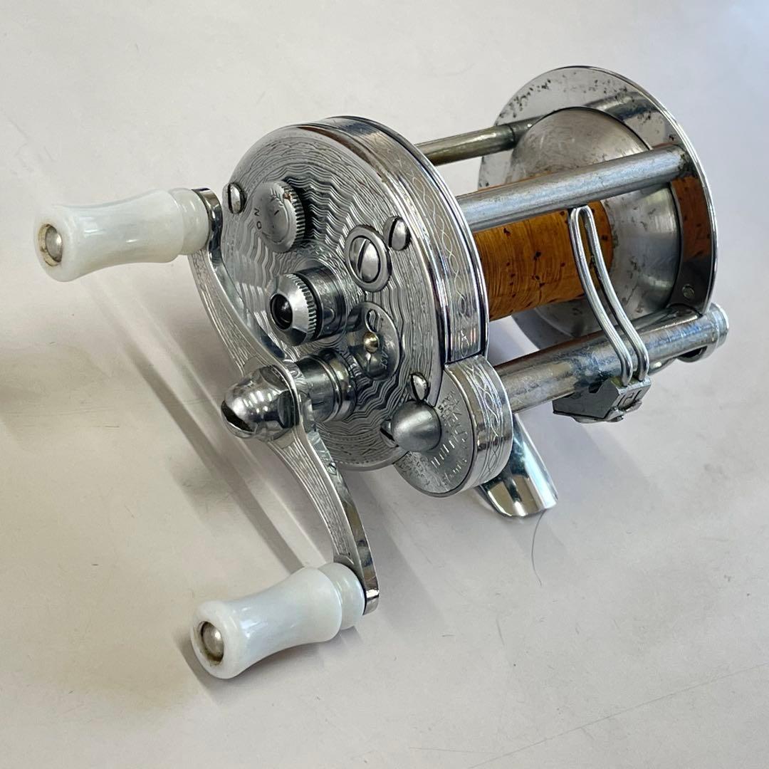 PFLUEGER SUMMIT 1993L 彫刻系ダイレクトリール