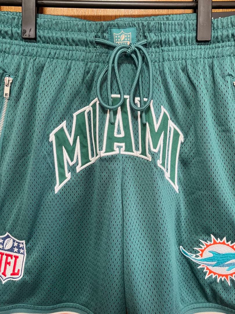 ★新品★NFL フットボール　ドルフィンズ　ハーフパンツ　輸入 パンツ