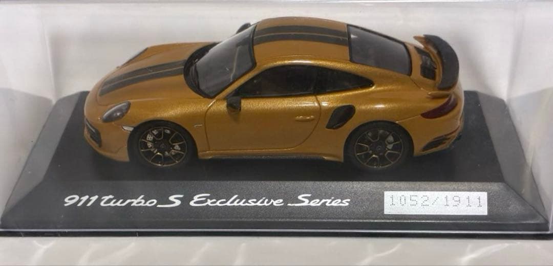 ポルシェ 911 ターボ S ミニカー（ゴールド）