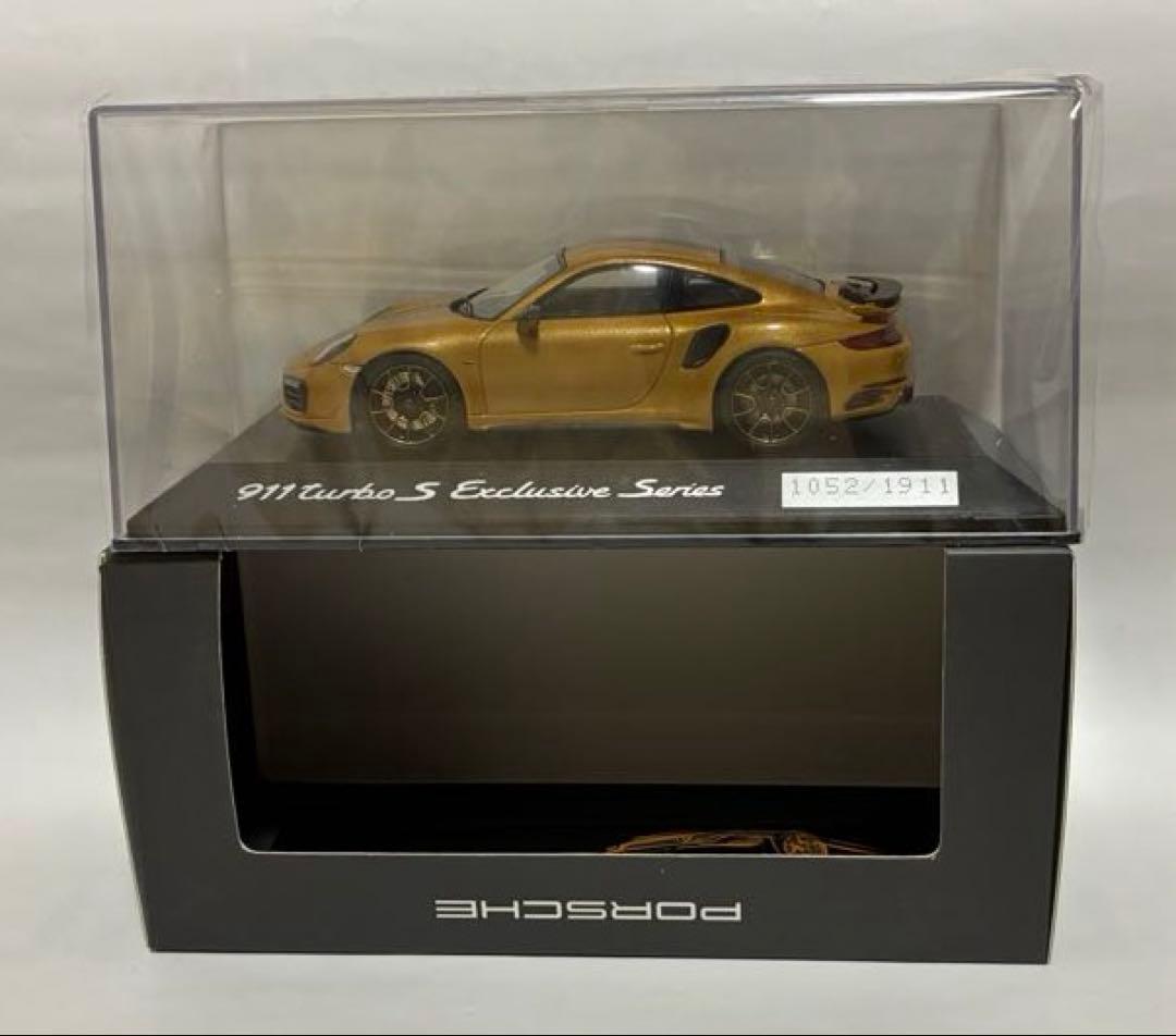ポルシェ 911 ターボ S ミニカー（ゴールド）