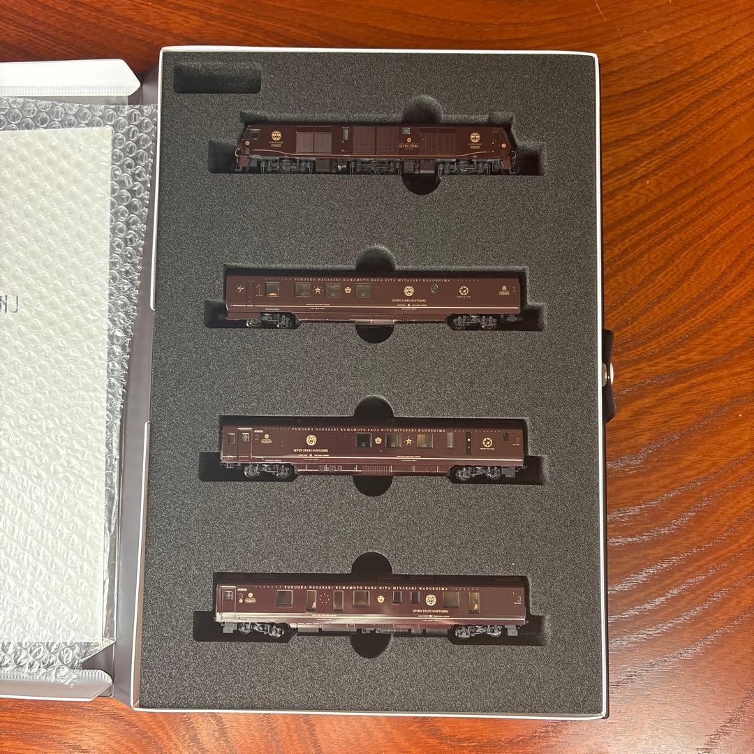 KATO クルーズトレイン「ななつ星in九州」8両セット+DE 10 九州仕様