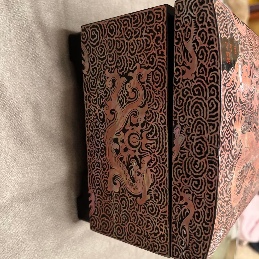 作家　漆器 ドラゴン模様の箱