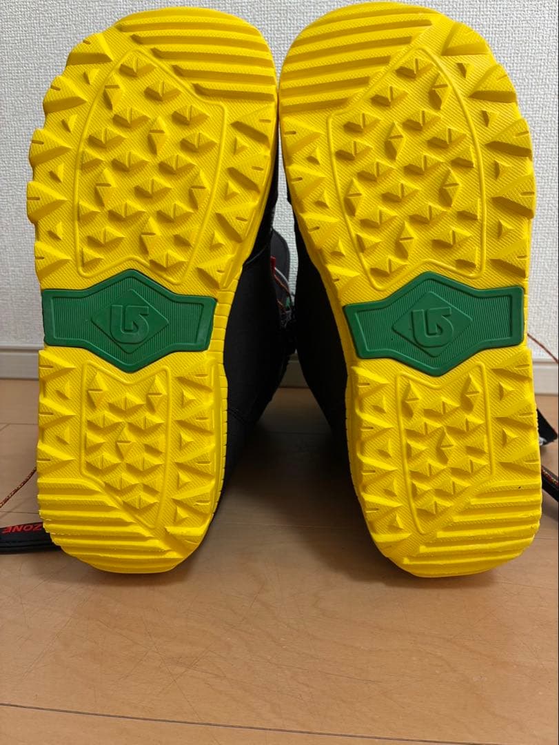 スノーボードブーツ ブラック/グリーン/イエロー