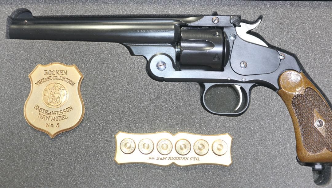 超希少　六研製　プラモデル 大日本帝国海軍3番型拳銃　無可動鑑賞用 合法品