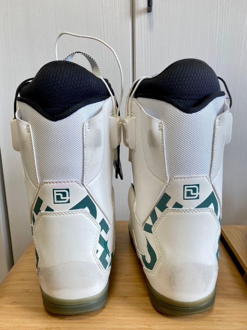 23cmDEELUXEスノーボードブーツ