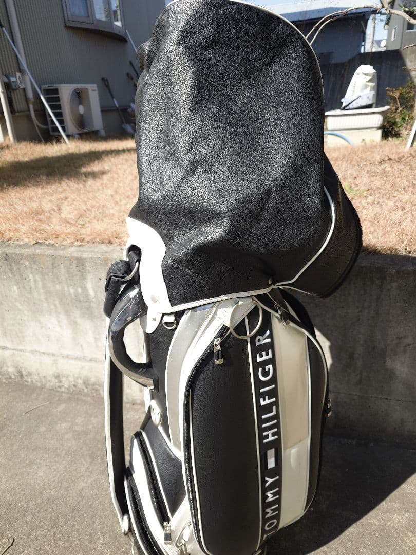 トミーヒルフィガー　キャディバッグ　ブラック/ホワイト