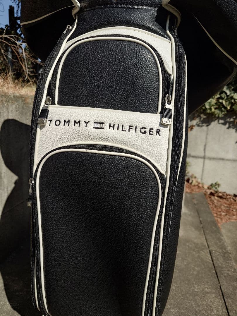 トミーヒルフィガー　キャディバッグ　ブラック/ホワイト