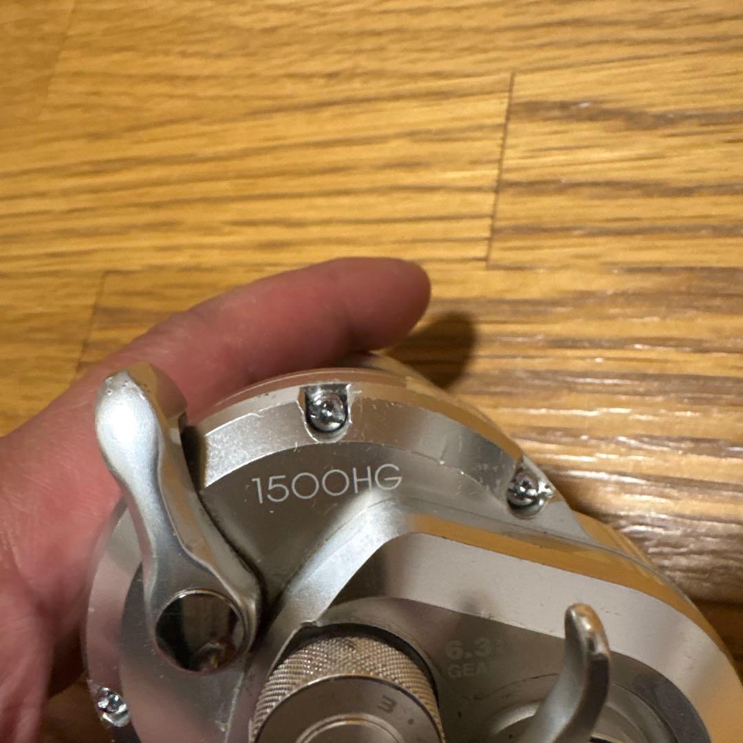 早い者勝ち　シマノ　11オシアジガー1500HG ベイトリール ギア比6.3:1