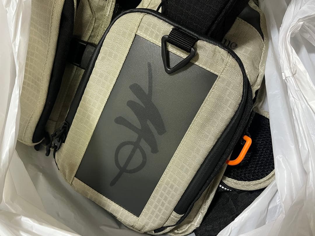 マズメ ゲームベスト レッドムーン 実釣未使用 美品