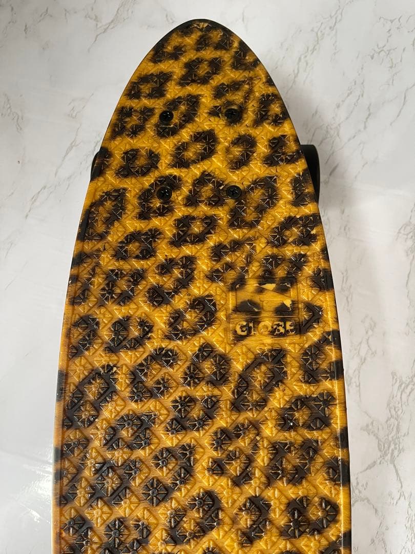 美品ミニクルーザー　スケボー　レオパード柄　GLOBE