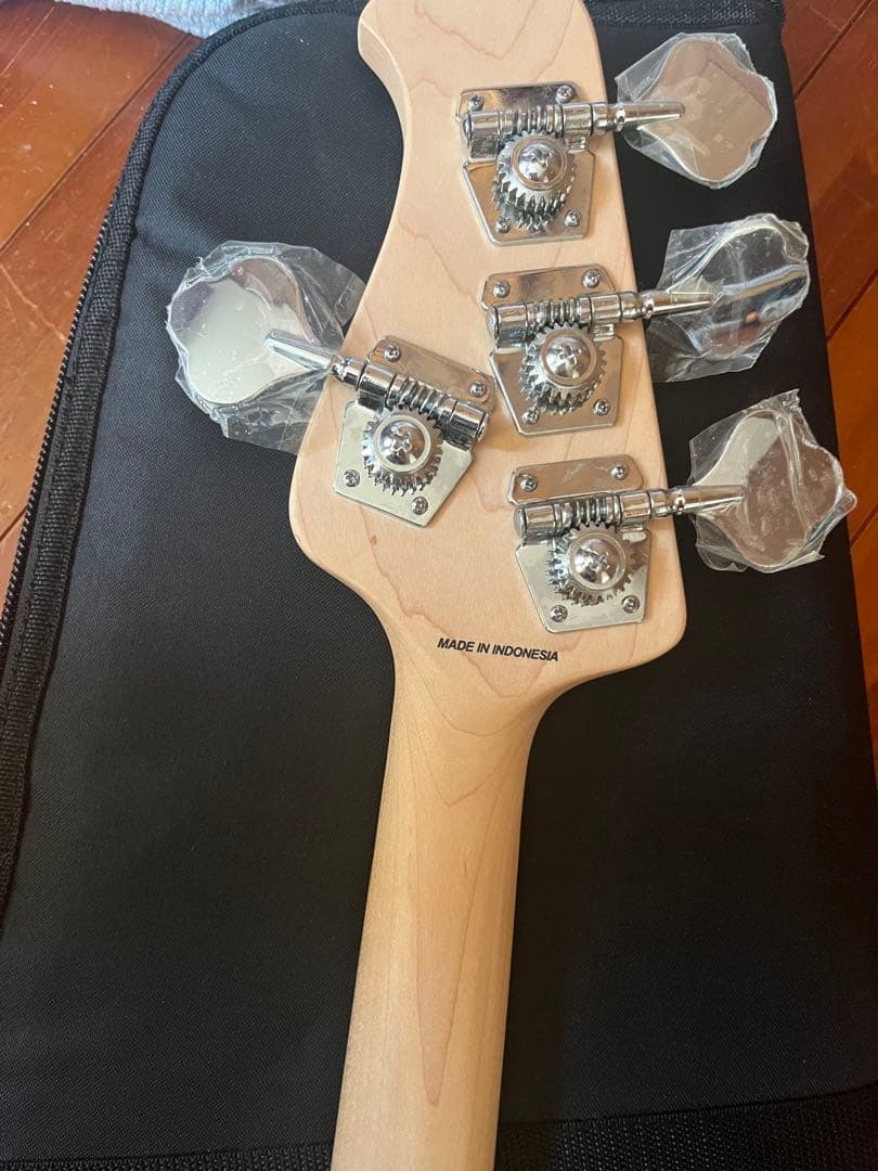 ベース Sterling by MUSIC MAN Ray4