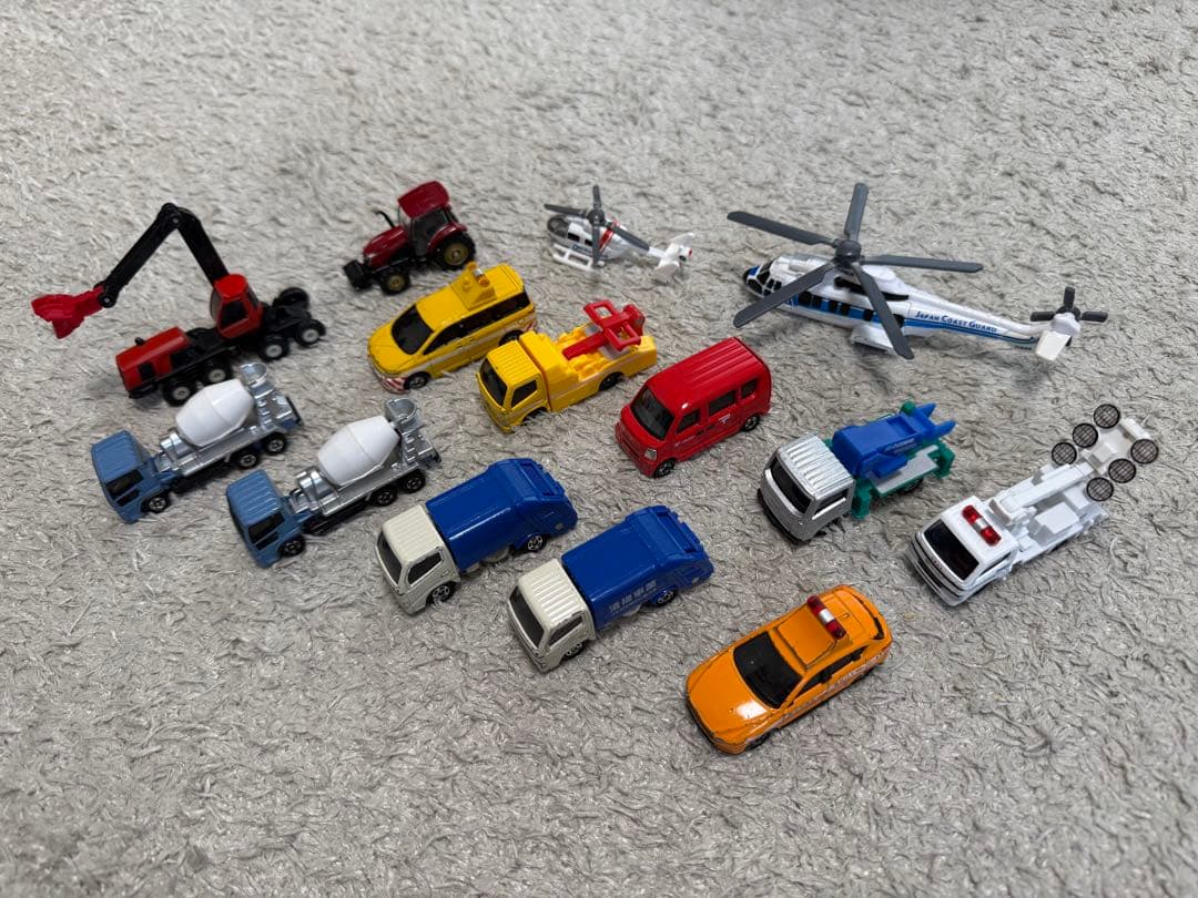 トミカ ミニカー 146台 トラック付き まとめ売り 大量 中古