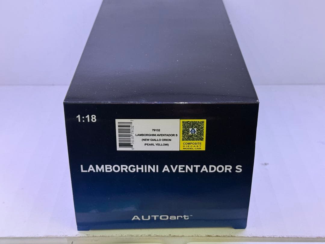 オートアート 1/18アヴェンタドールS