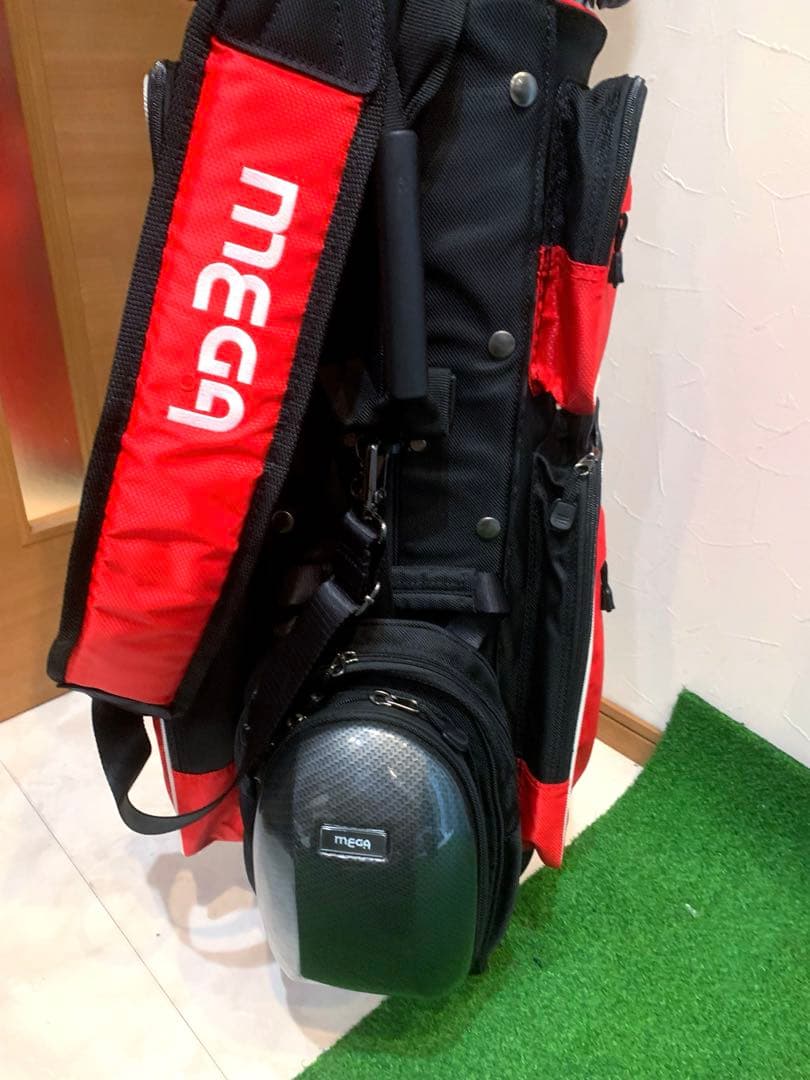 ほぼ未使用　メガゴルフ社 軽量 ネオ ハードケース キャディバッグ　キャスター付