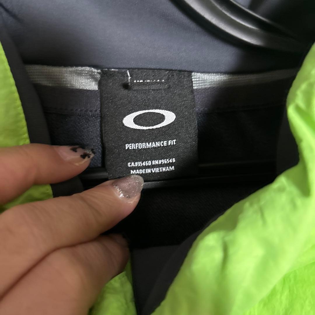 Oakley ライムグリーン ベスト