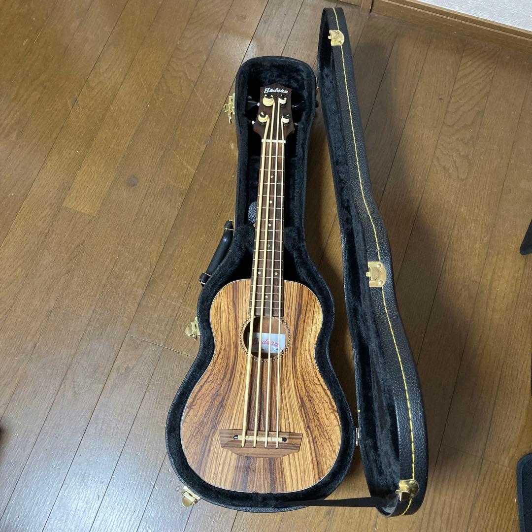 Hadean ウクレレベース　ハードケース付き