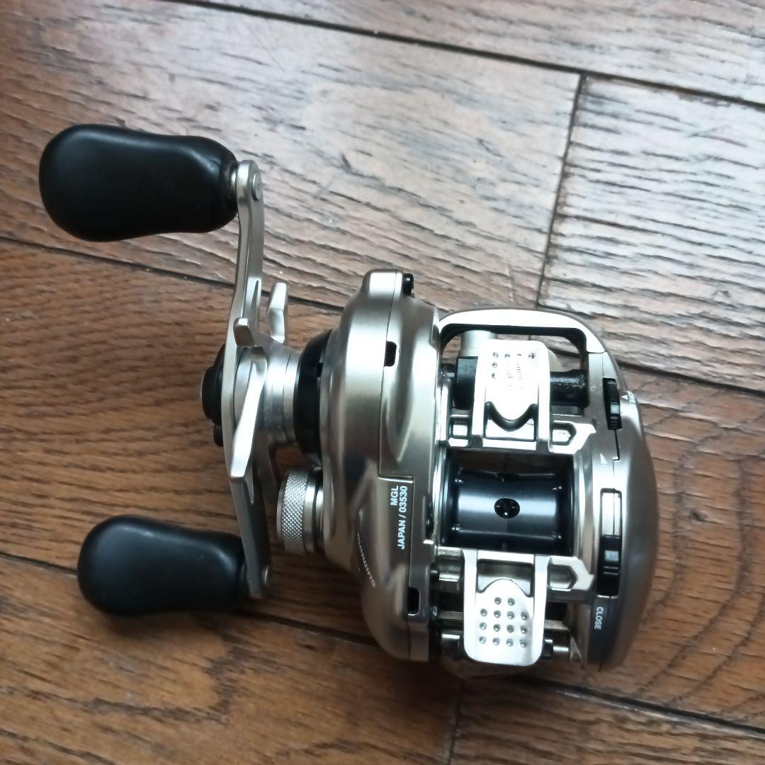 16nium ベイトリール