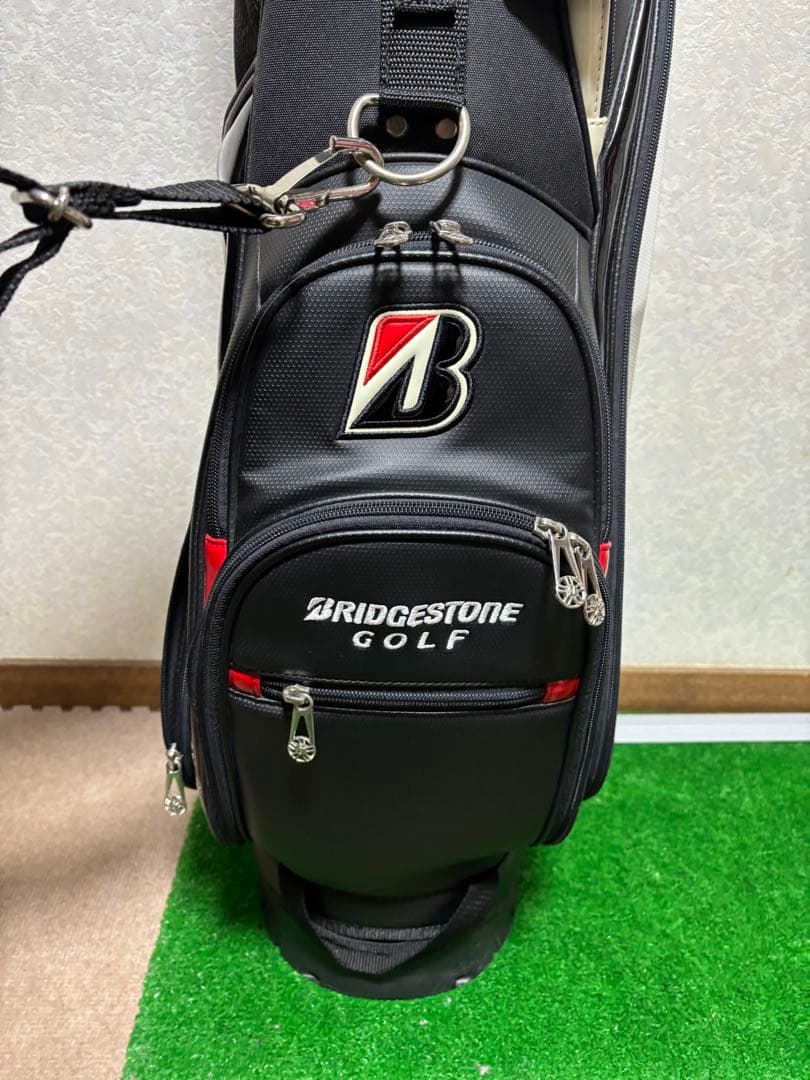 ブリヂストン　ゴルフ　キャディバッグ ホワイト・ブラック・レッド　スタンド式