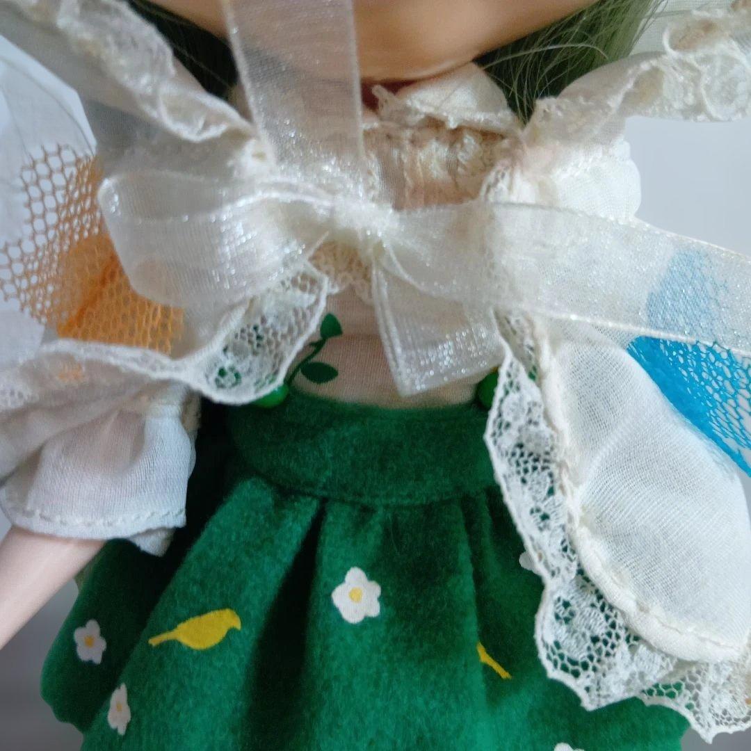 ネオブライス人形本体　緑　10年くらい前のもの　ネオではない？　アウトフィット