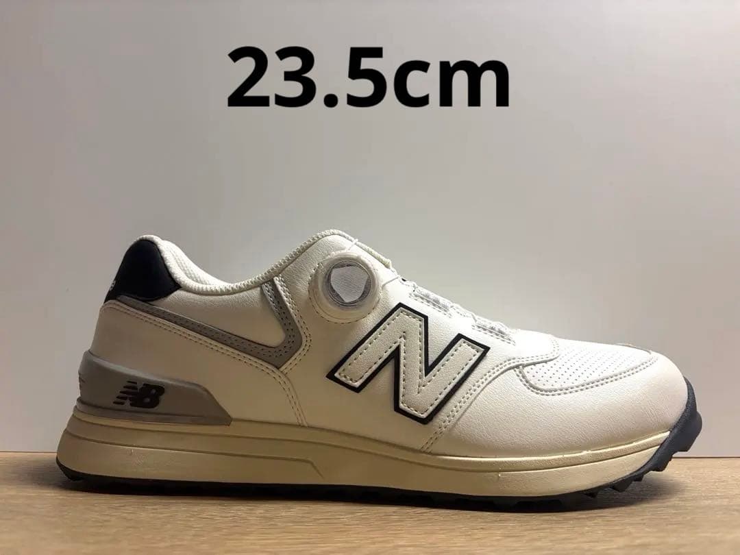未使用 23.5cm 2E ニューバランスゴルフシューズUGBS574Hホワイト