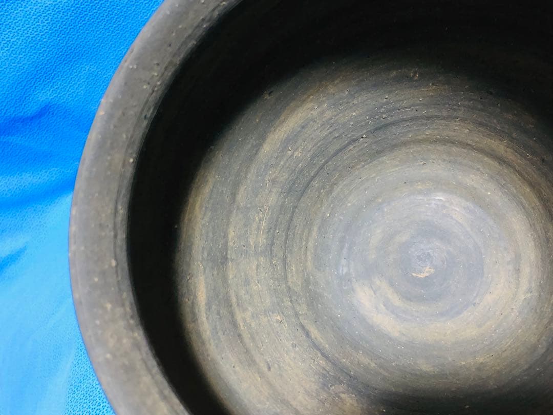 須恵器　土器線刻模様の陶器香炉？瓶？