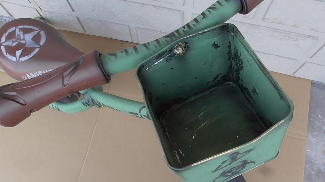 展示品 キッズバイク 足けり インテリア 9インチ？ ストライダー シャビー