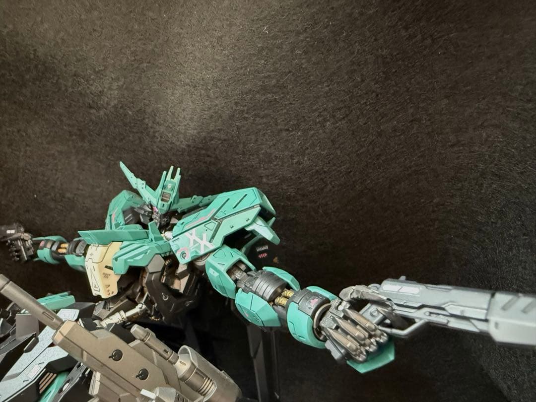 MGガンダムヴィダール　完成品　全塗装　MGバルバトス
