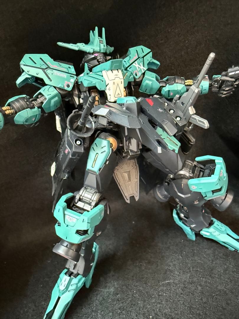MGガンダムヴィダール　完成品　全塗装　MGバルバトス