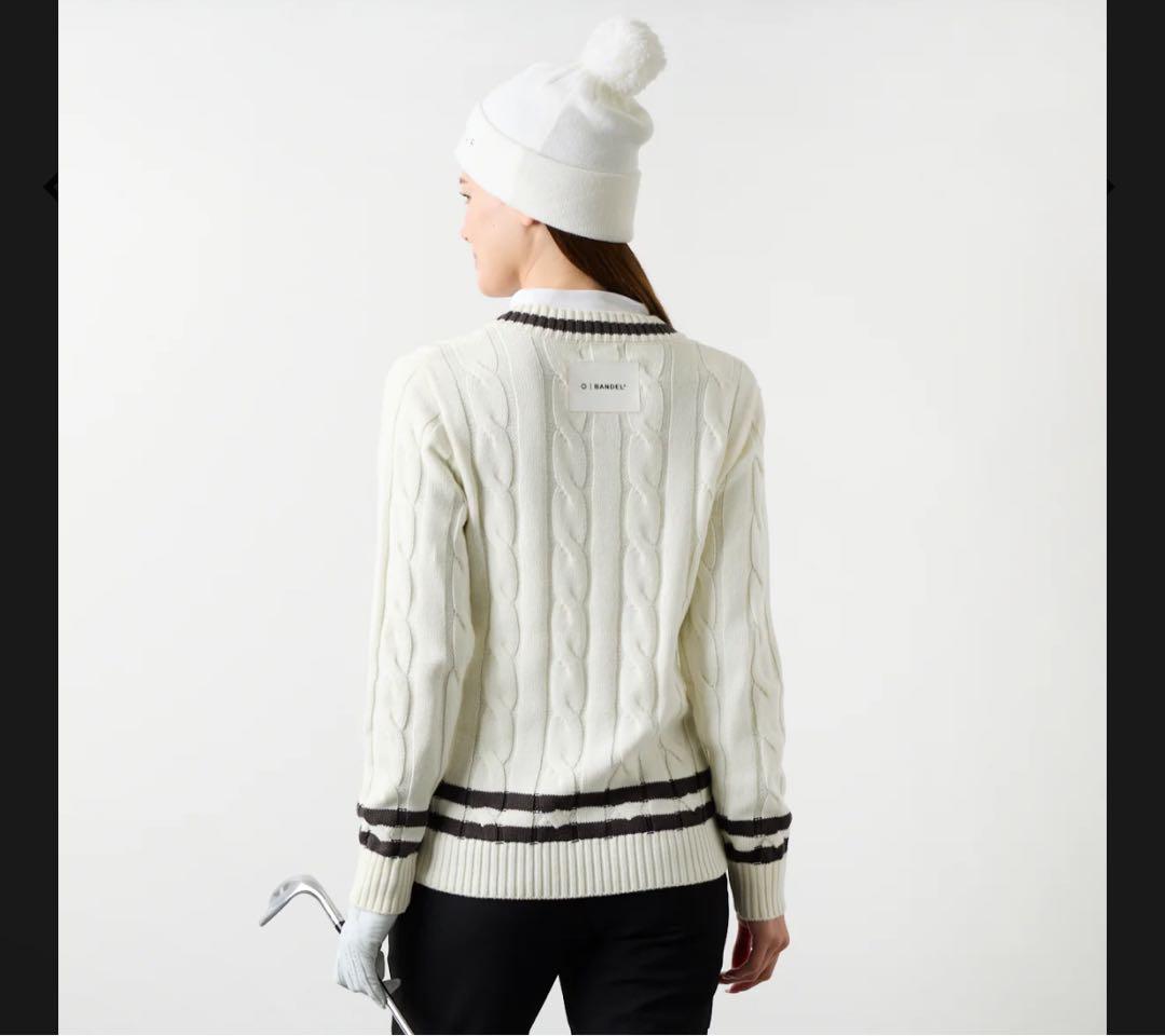 バンデル　アイボリー ケーブルニットセーター