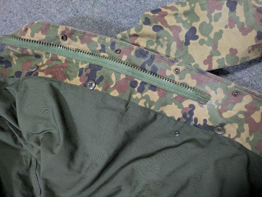 陸上自衛隊　2型迷彩（秋冬茶系）M65フィールドジャケット　戦闘外被　中古　M