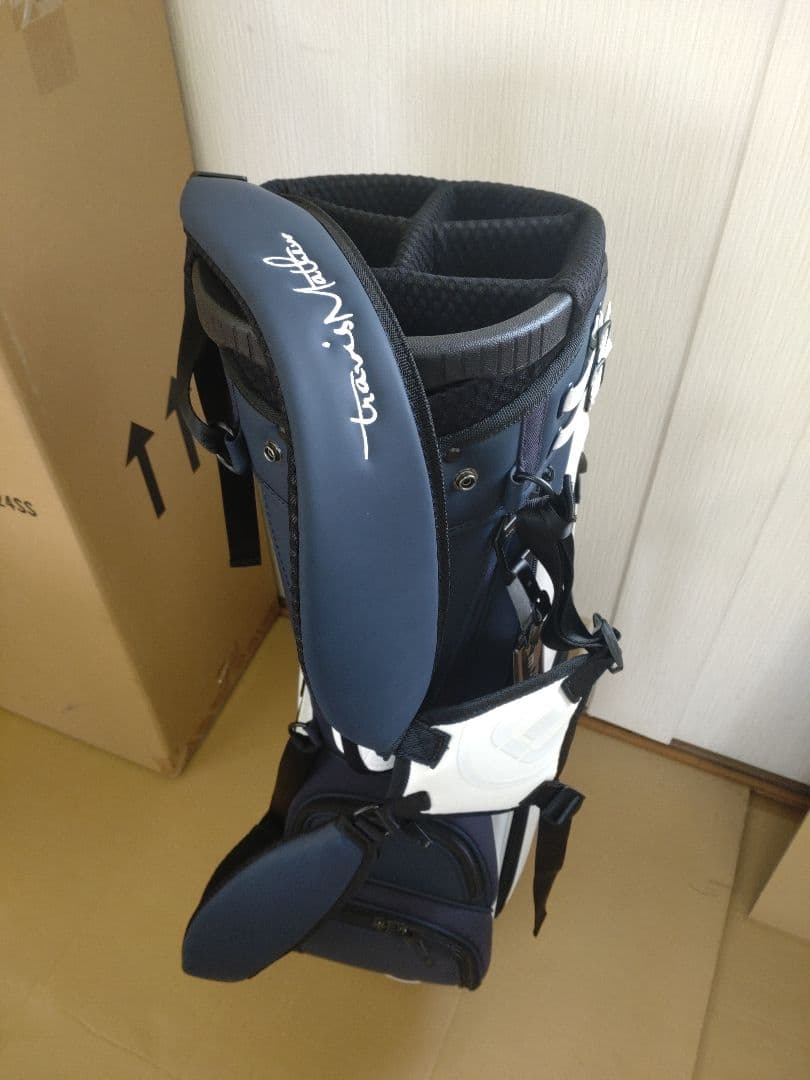 Travis Mathew トラヴィスマシュースタンドバッグ ホワイト/ネイビー